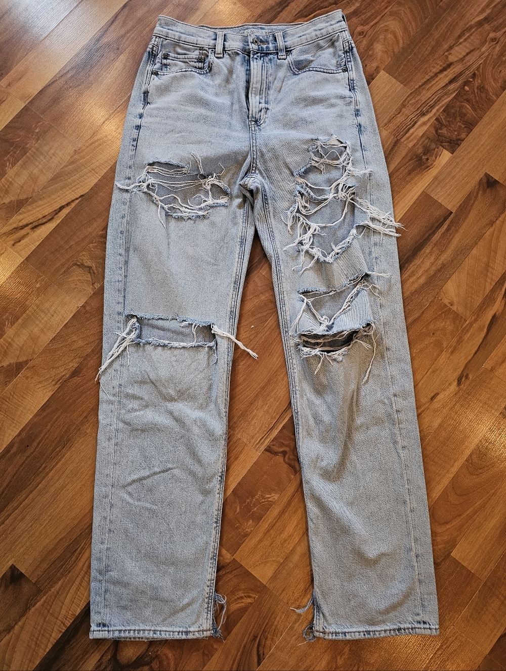 American Eagle Outfitters Light Blue Distressed Straight Jeans